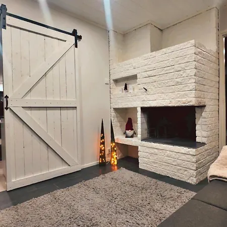 Onnela With Sauna,wifi And Parking Near Santa Village 아파트